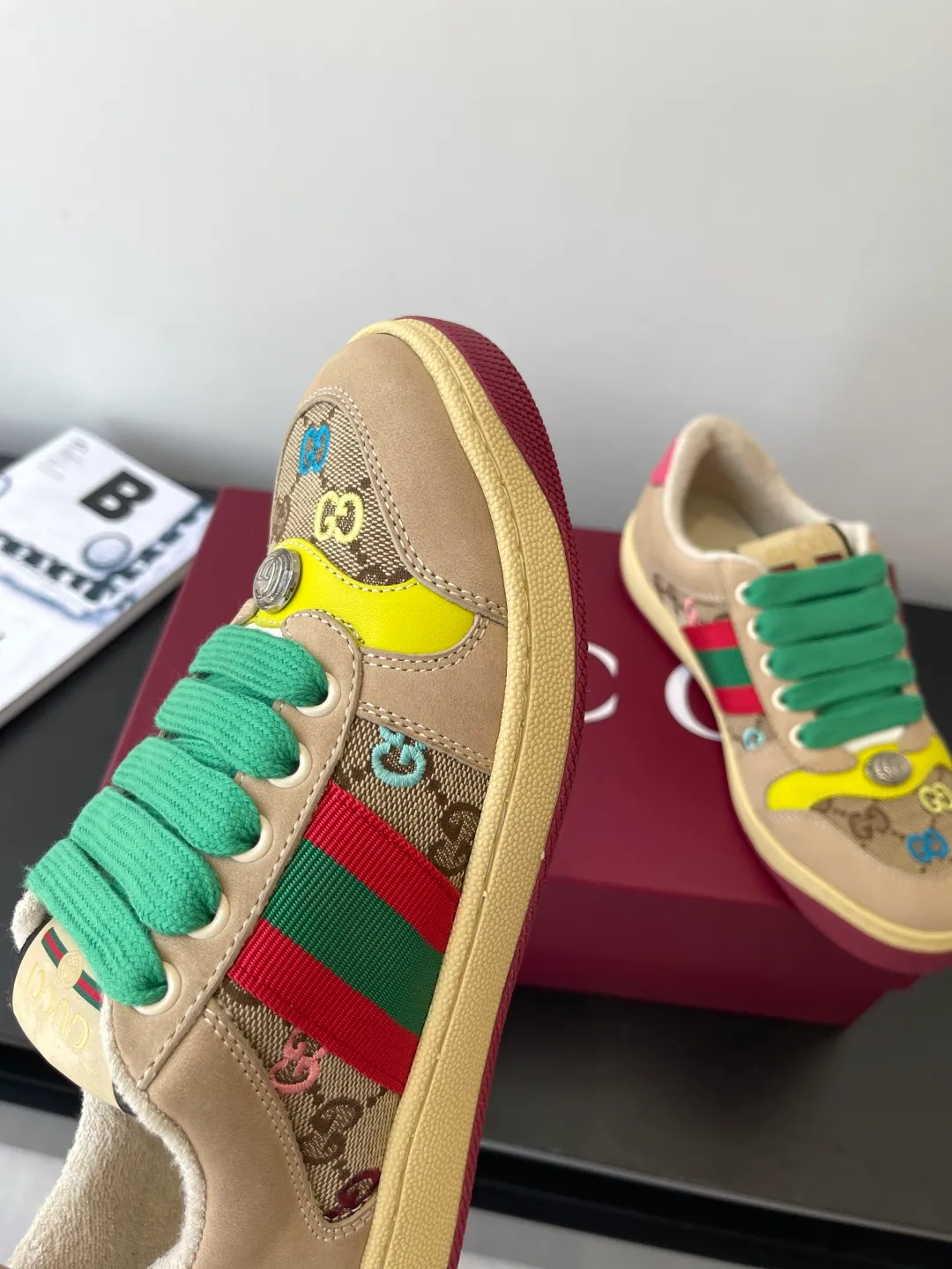 👟👟Ex-factory price 600👟👟 Gucci newly upgraded small dirty shoes for couples GG series old casual small dirty shoes catwalk style original development and purchase level version Metal double G crystal cylindrical logo Gucci original pattern ribbon Exclusive color rubbed cowhide fabric original terry cloth is delicate, soft and more comfortable and breathable Private molded two-color original TPU outsole (lower layer is wider, upper layer is narrower) Code number: 35-44
